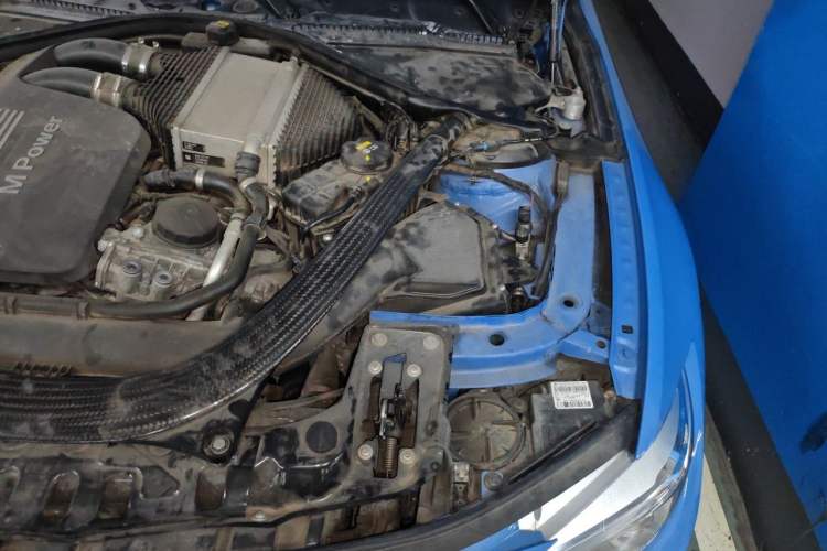 Used BMW M4 2014 M4 two-door coupe Engine Bay Left
