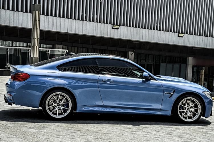 Used BMW M4 2014 M4 two-door coupe Exterior 5