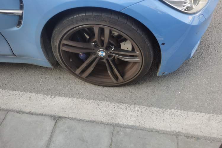 Used BMW M4 2014 M4 two-door coupe Exterior 7