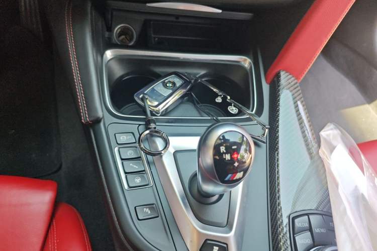 Used BMW M4 2014 M4 two-door coupe Gear Lever