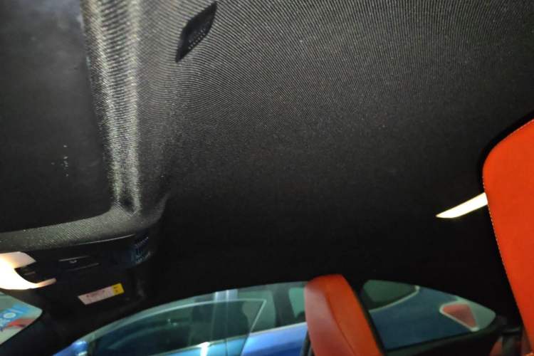 Used BMW M4 2014 M4 two-door coupe Headliner