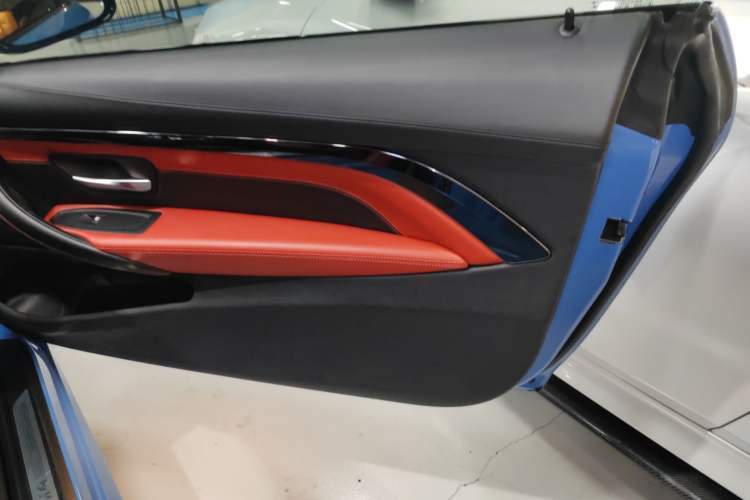 Used BMW M4 2014 M4 two-door coupe Interior 5