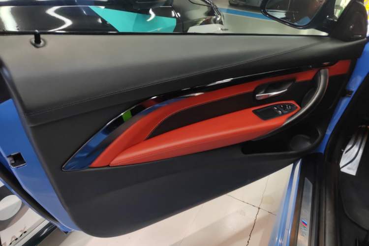 Used BMW M4 2014 M4 two-door coupe Interior 7