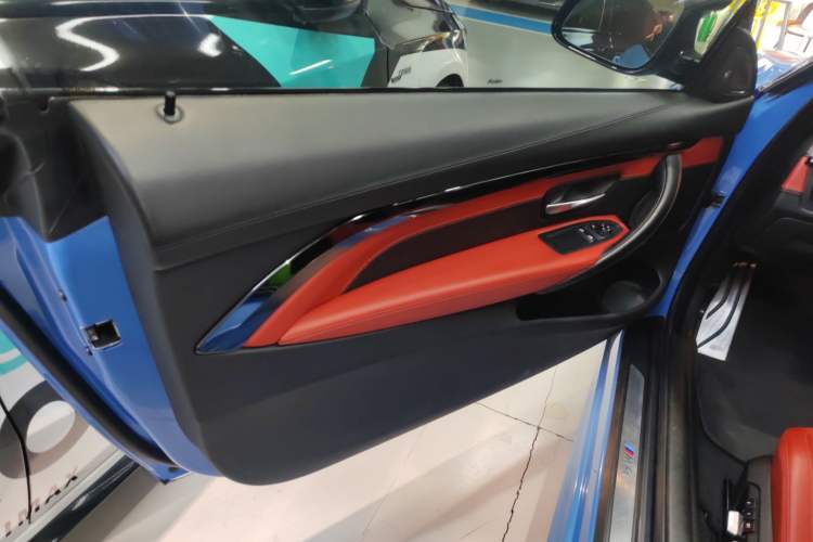 Used BMW M4 2014 M4 two-door coupe Interior 8
