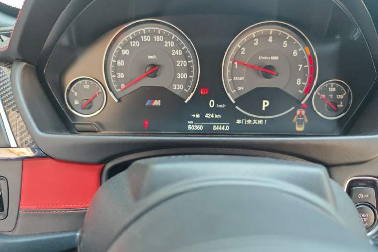 Used BMW M4 2014 M4 two-door coupe Odometer Close Up