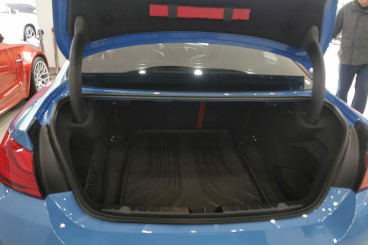 Used BMW M4 2014 M4 two-door coupe Trunk