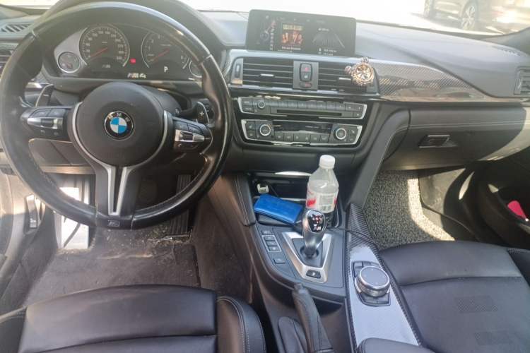Used BMW M4 2014 M4 two-door coupe Center Console