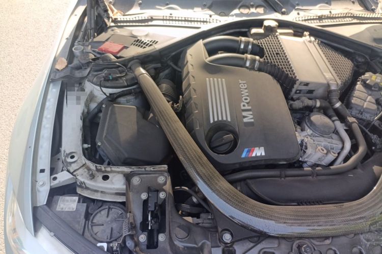 Used BMW M4 2014 M4 two-door coupe Engine Bay Right