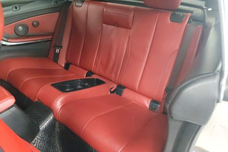 Used BMW M4 2014 M4 Convertible Coupé Left Rear Seat