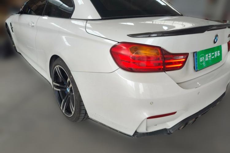 Used BMW M4 2014 M4 Convertible Coupé Rear Left 45 Deg