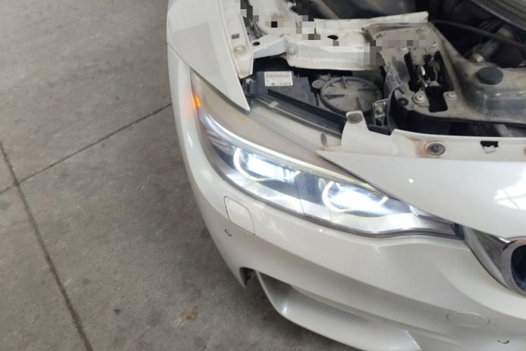 Used BMW M4 2014 M4 Convertible Coupé Right Front Headlight