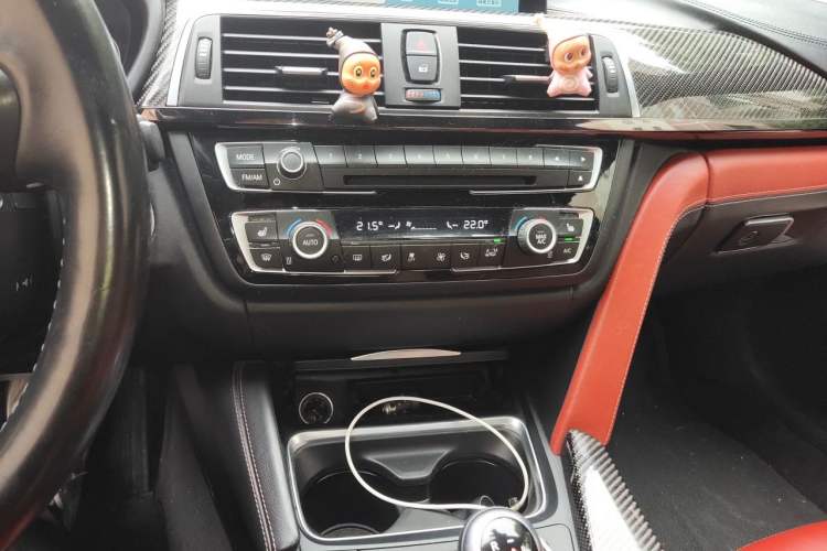 Used BMW M4 2014 M4 two-door coupe Audio And AC Panel