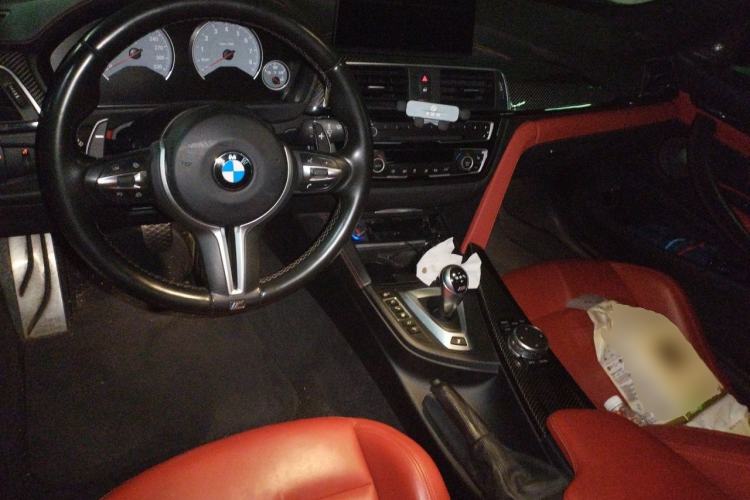 Used BMW M4 2014 M4 two-door coupe Center Console