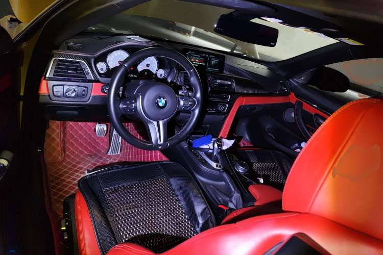 Used BMW M4 2014 M4 Convertible Coupé Center Console