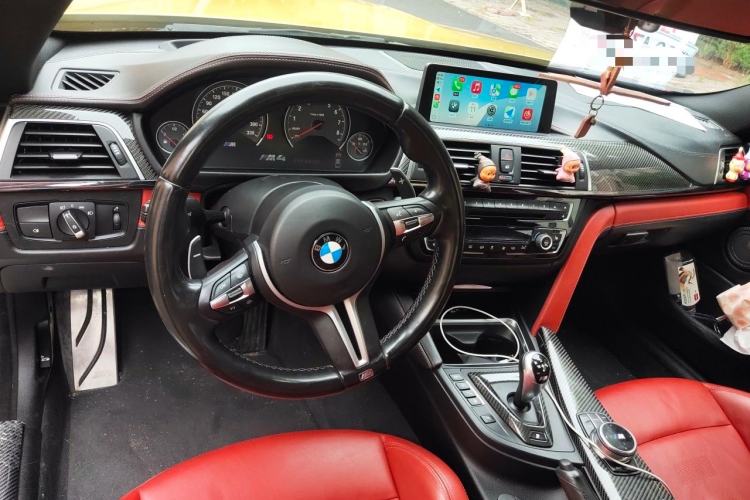Used BMW M4 2014 M4 two-door coupe Center Console