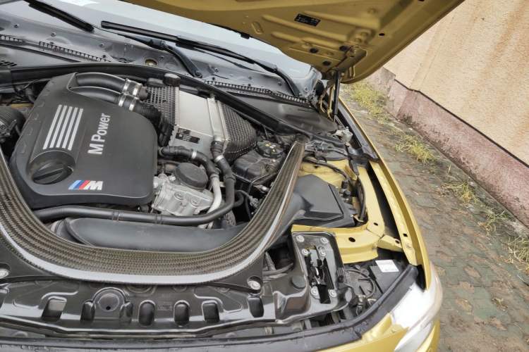 Used BMW M4 2014 M4 two-door coupe Engine Bay Left