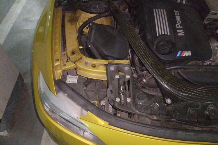Used BMW M4 2014 M4 two-door coupe Engine Bay Right