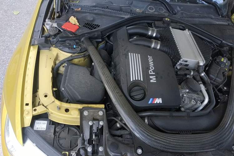 Used BMW M4 2014 M4 two-door coupe Engine Bay Right