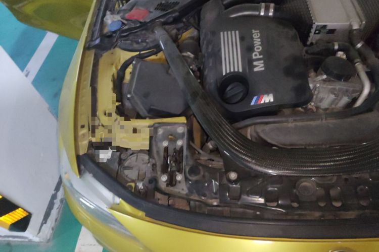 Used BMW M4 2014 M4 two-door coupe Engine Bay Right