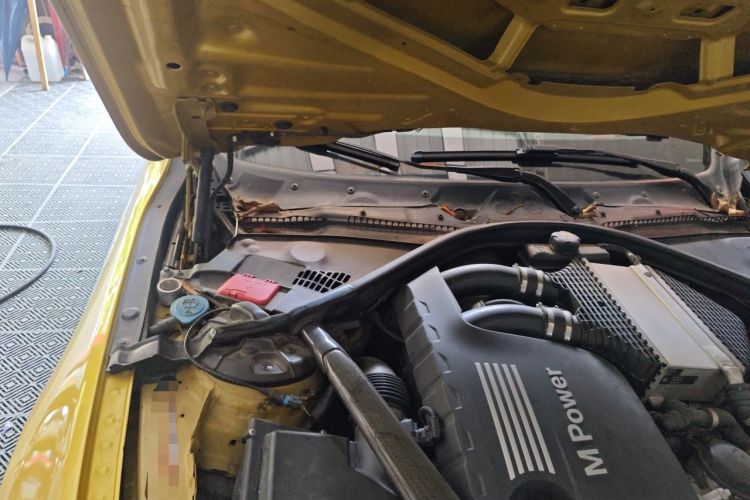 Used BMW M4 2014 M4 two-door coupe Engine Bay Right