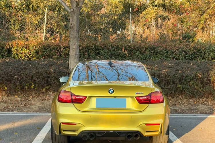 Used BMW M4 2014 M4 two-door coupe Exterior 3