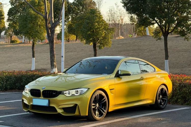 Used BMW M4 2014 M4 two-door coupe Exterior 4