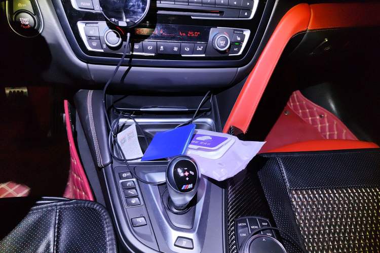 Used BMW M4 2014 M4 Convertible Coupé Gear Lever