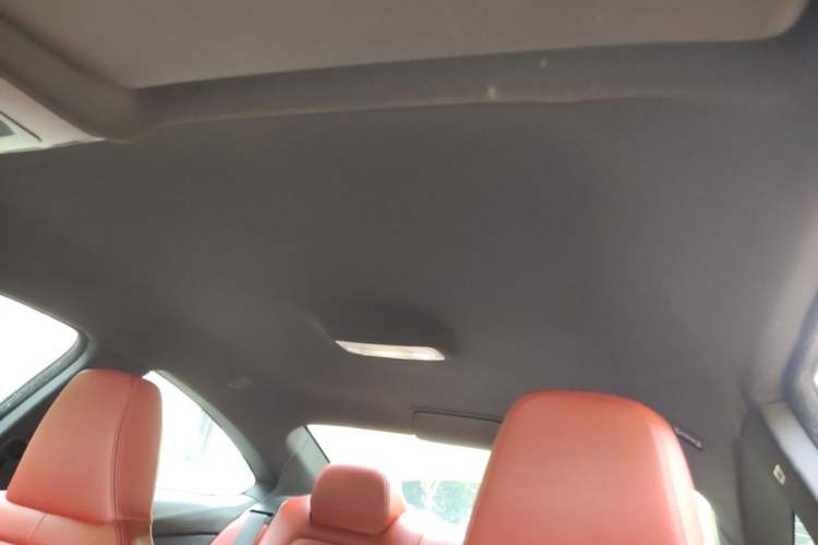 Used BMW M4 2014 M4 two-door coupe Headliner