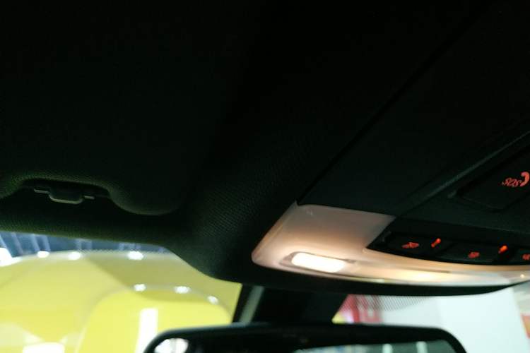 Used BMW M4 2014 M4 two-door coupe Headliner