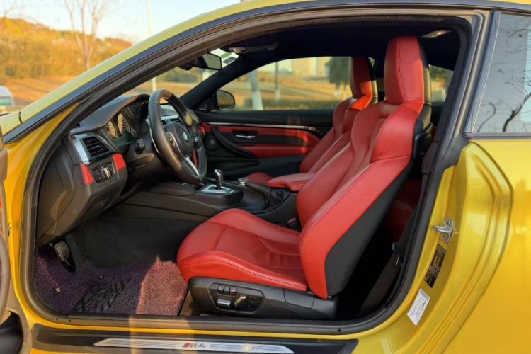 Used BMW M4 2014 M4 two-door coupe Interior 1