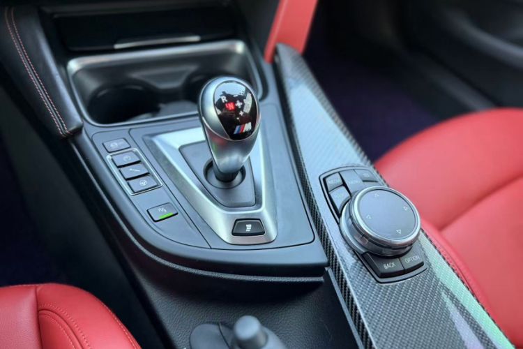 Used BMW M4 2014 M4 two-door coupe Interior 8