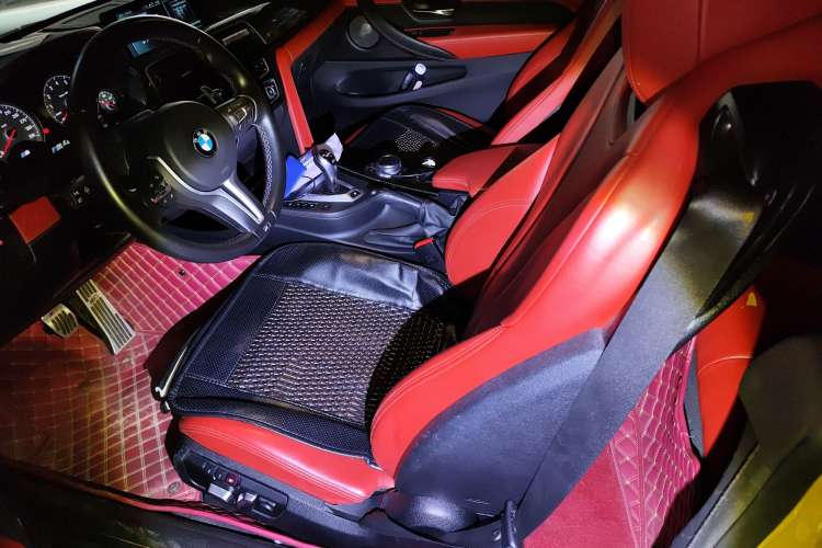 Used BMW M4 2014 M4 Convertible Coupé Left Front Seat