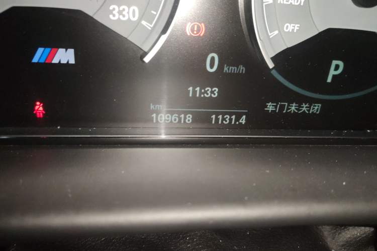 Used BMW M4 2014 M4 two-door coupe Odometer Close Up