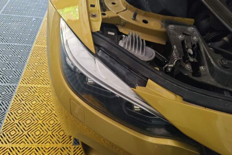 Used BMW M4 2014 M4 two-door coupe Right Front Headlight