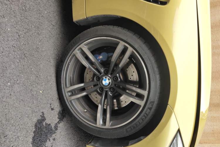 Used BMW M4 2014 M4 two-door coupe Right Front Wheel Hub