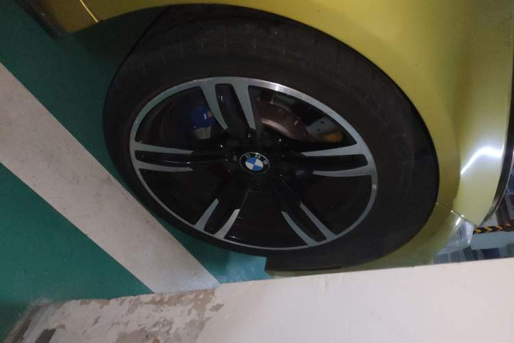 Used BMW M4 2014 M4 two-door coupe Right Front Wheel Hub