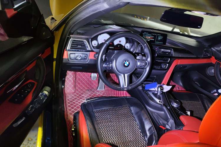 Used BMW M4 2014 M4 Convertible Coupé Steering Wheel