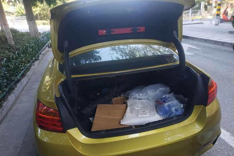 Used BMW M4 2014 M4 two-door coupe Trunk