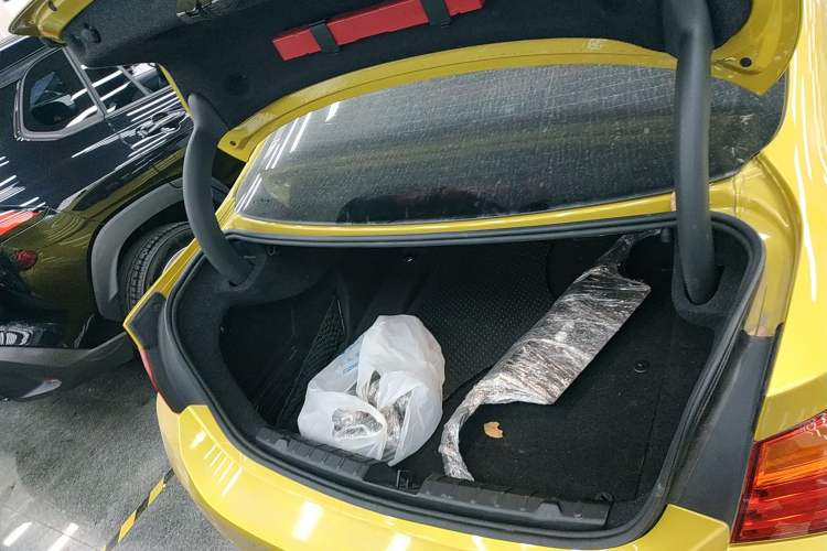 Used BMW M4 2014 M4 two-door coupe Trunk