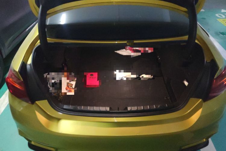 Used BMW M4 2014 M4 two-door coupe Trunk