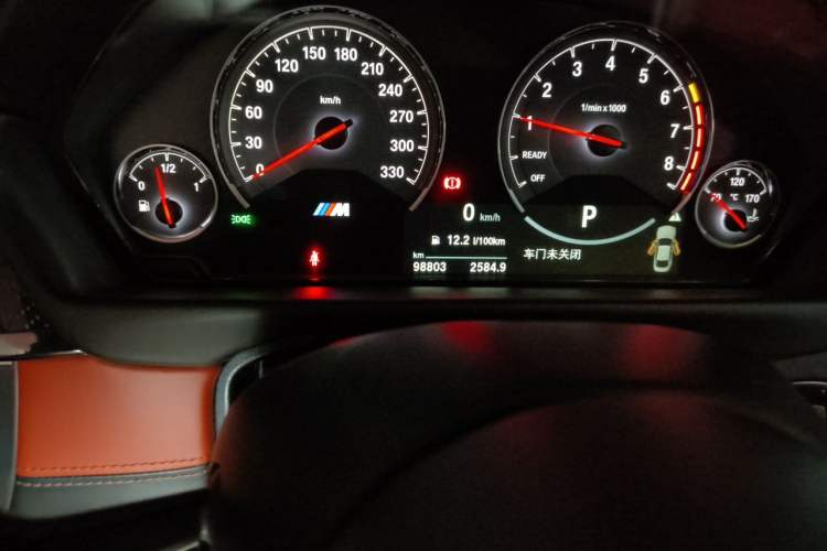 Used BMW M4 2016 M4 Coupe Racing Edition Limited Release Odometer Close Up
