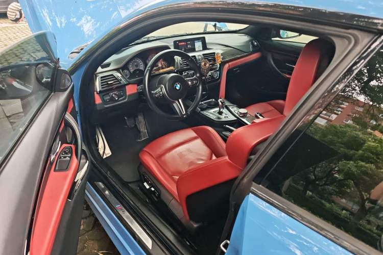 Used BMW M4 2017 M4 Coupe Driver Seat