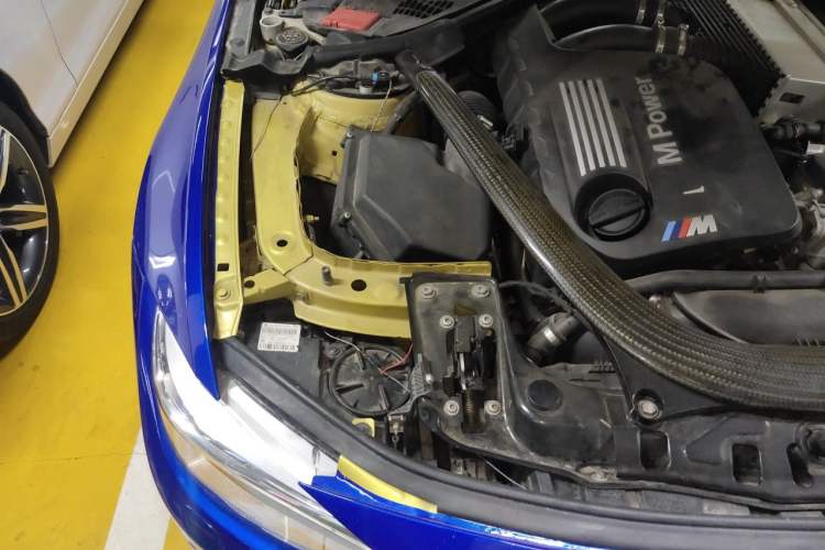Used BMW M4 2017 M4 Coupe Engine Bay Right