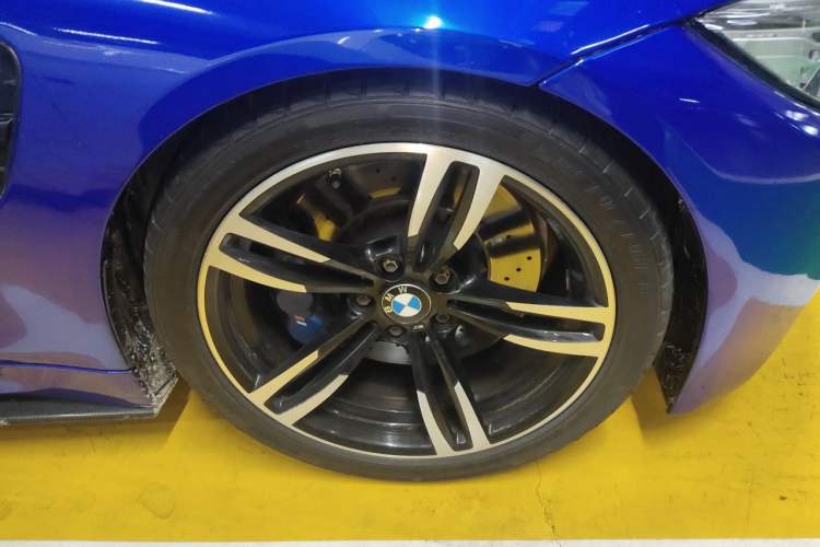 Used BMW M4 2017 M4 Coupe Right Front Wheel Hub
