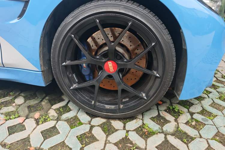 Used BMW M4 2017 M4 Coupe Right Front Wheel Hub
