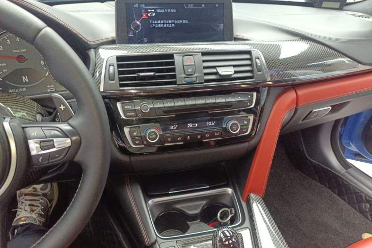 Used BMW M4  Audio And AC Panel
