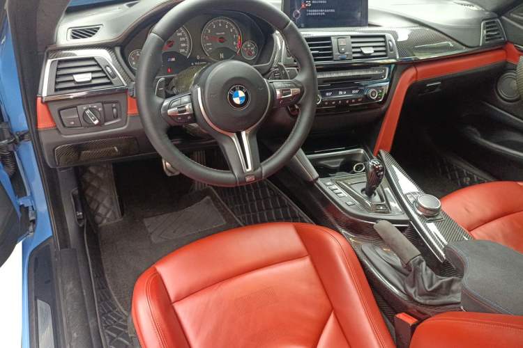 Used BMW M4  Center Console