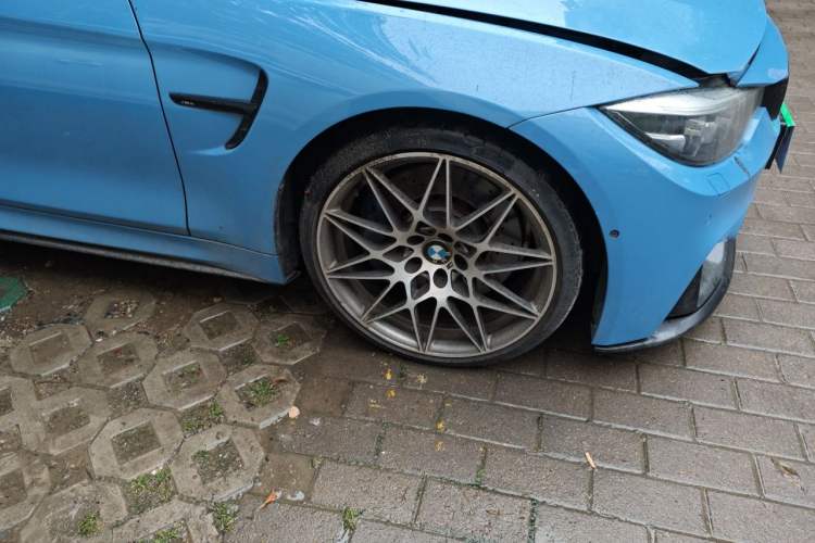 Used BMW M4 2017 M4 Coupe Fan Limited Edition Right Front Wheel Hub