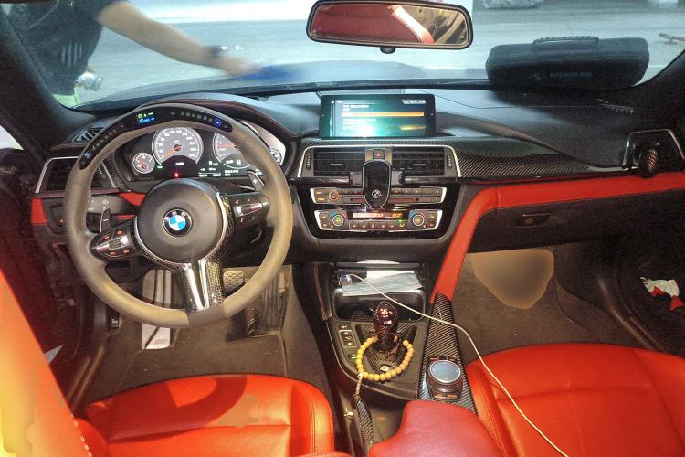 Used BMW M4 2017 M4 Coupe Center Console