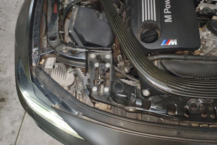 Used BMW M4 2017 M4 Coupe Engine Bay Right